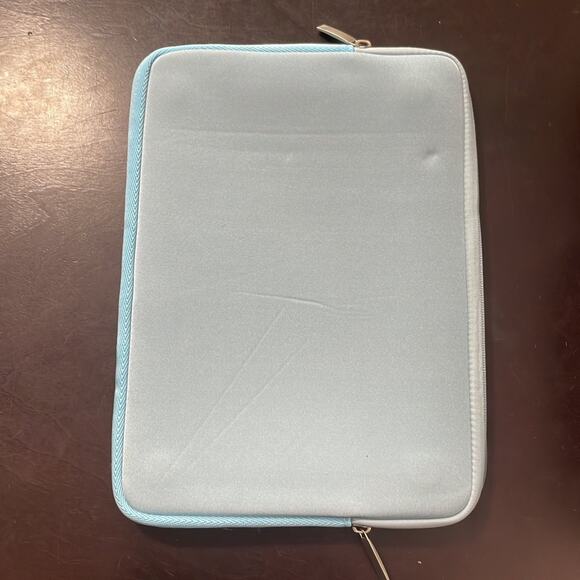 MacBook New Pro 13” shell and light blue soft case - Picture 4 of 5